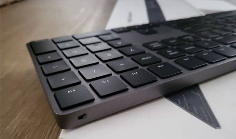 apple magic 2 numeric keyboard gray colour 3