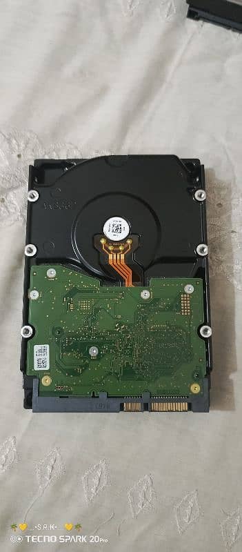 HGST Hard Disk 6 TB SATA 7200 RPM 1