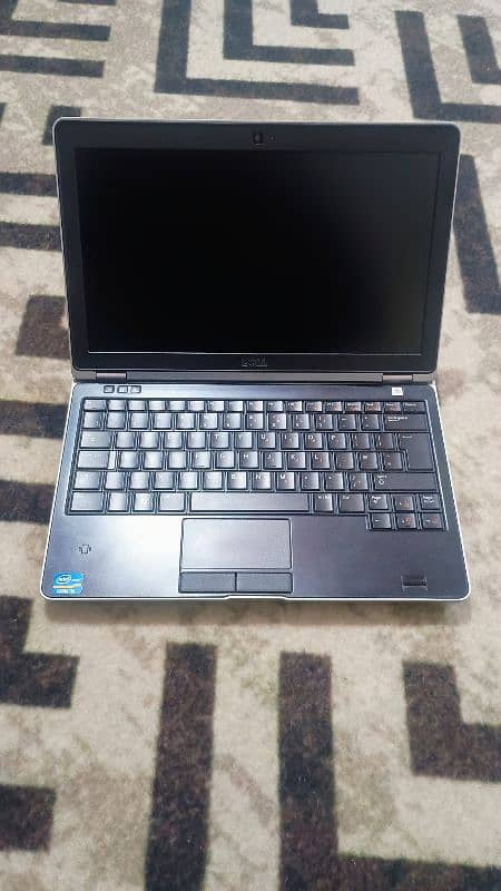 Dell latitude E6230 1