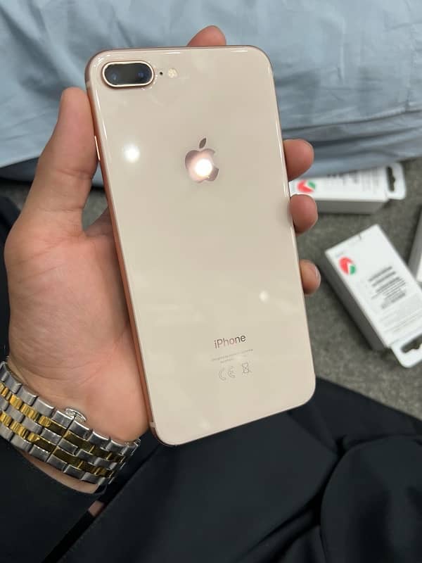 iphone 8+ 1