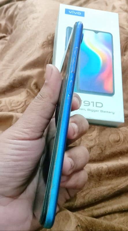 vivo 1823 with original box 4