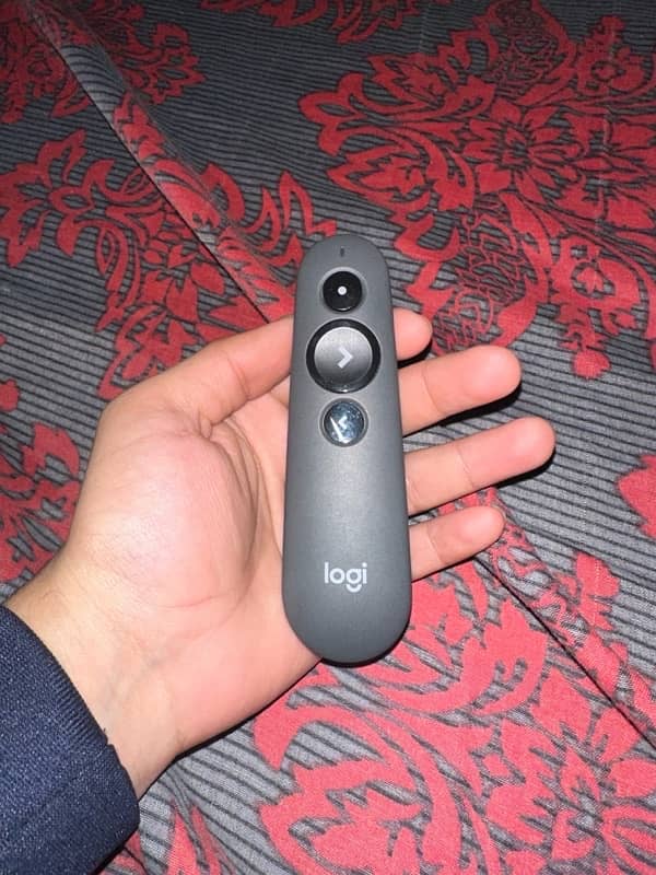 Logitech R500 Laser Presentation Remote 1