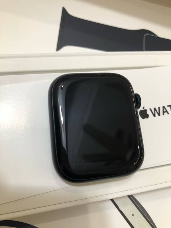 Apple Series 8 45mm Smart Watch 0