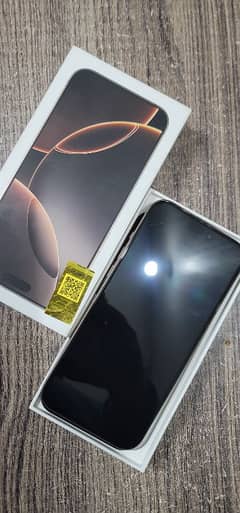 iPhone 16 Pro Max 256GB Desert Titanium cycle count under 20