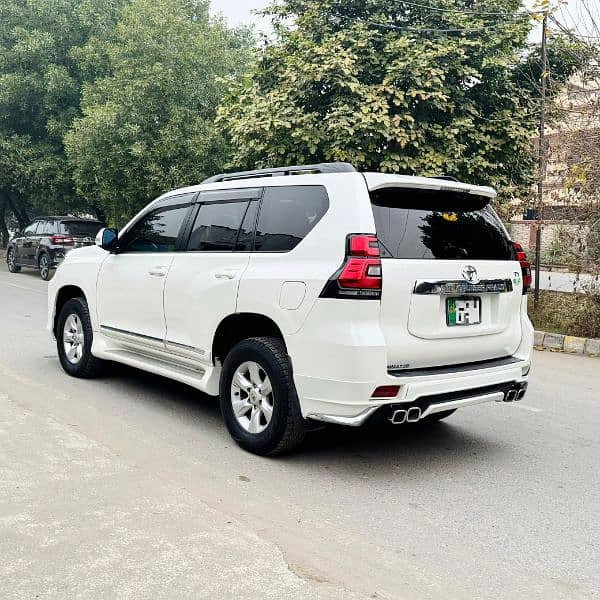 Toyota Prado 2011 6