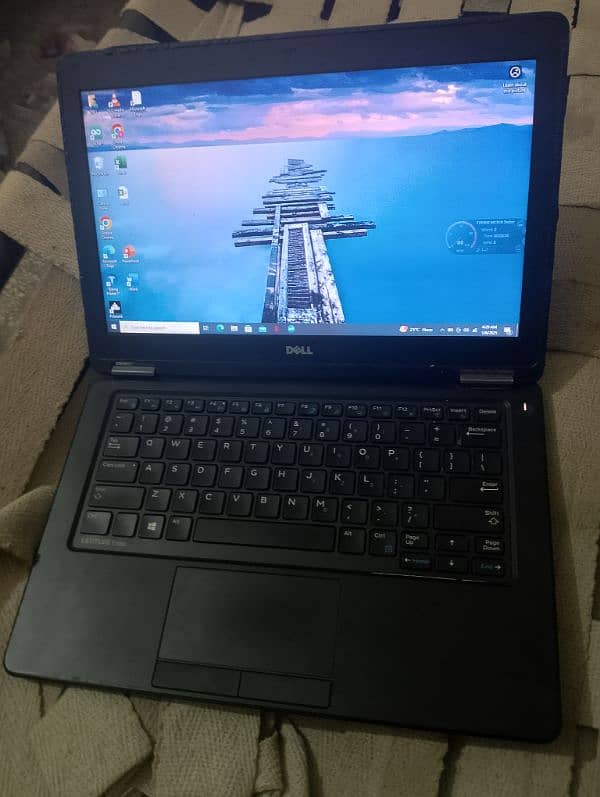 Dell latitude e 7250 8GB RAM 128GB M2 0