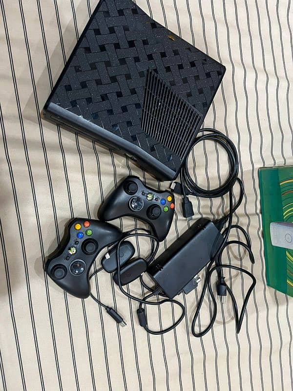 xbox 360 in New condition 12