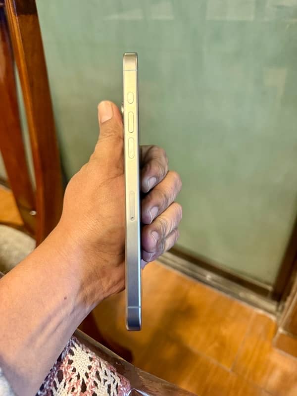 iphone 15 pro max , 256 gb PTA approved 4