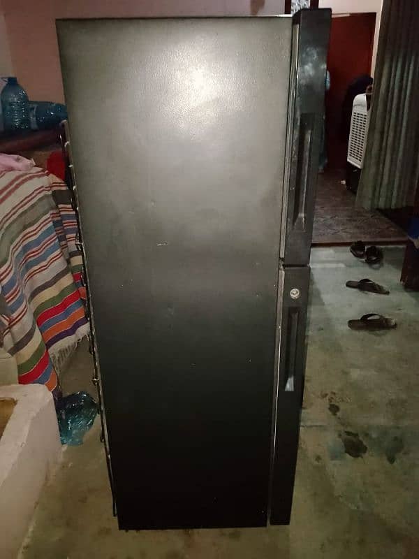 AC DC fridge or li8 1