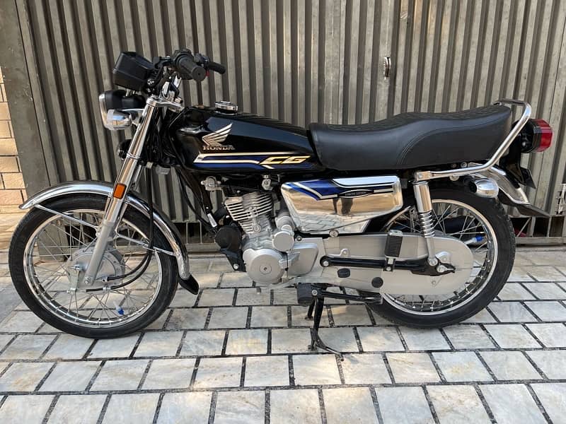 Honda 125 SE 2023/24 1