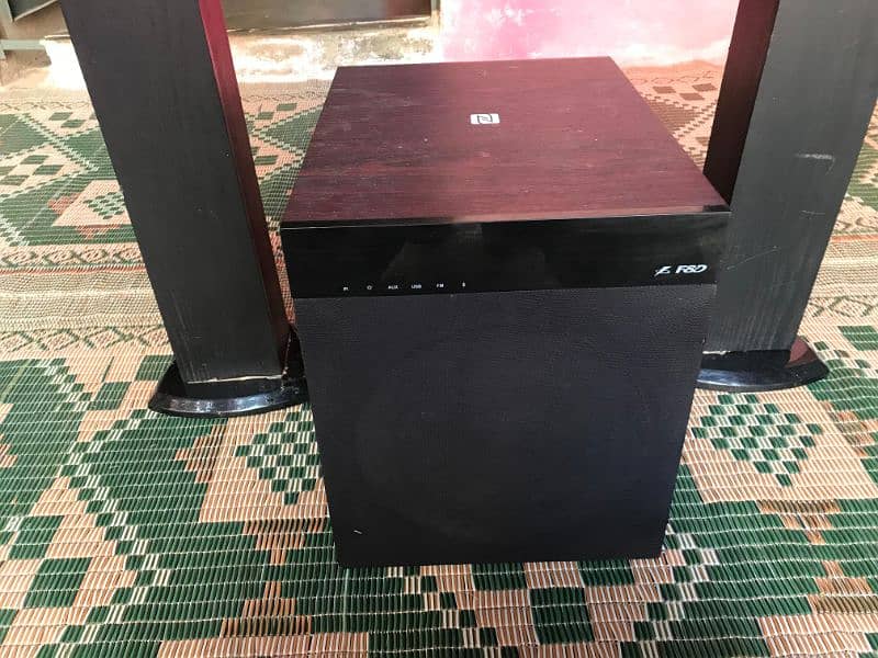 F&D Speakers T-400x (Home Theatre) 1