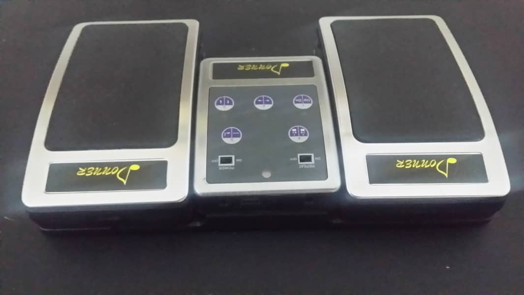 Donner Wireless Page Turner Pedal for Tablets Phone Foot Pedal 4