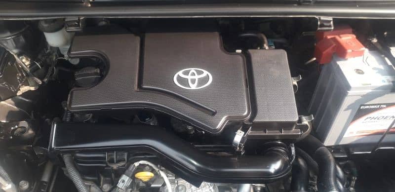 Toyota Vitz 2018 4