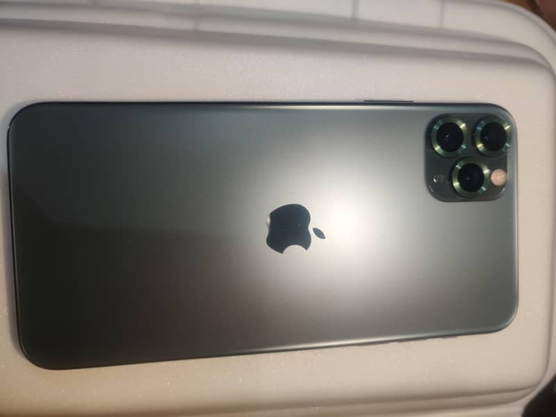 Apple iPhone 11 Pro Max Midnight Green 6