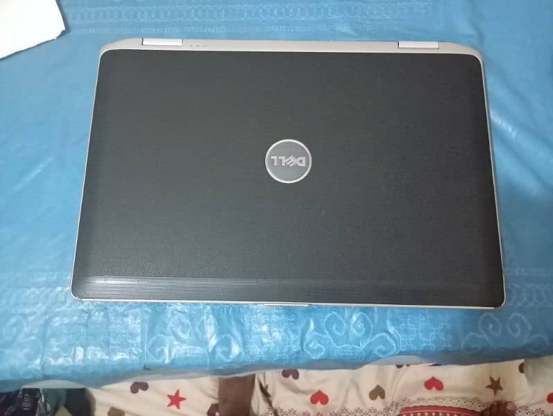 Dell Latitude (E6430) 8 gb  Ram 128 SSD 320 GB HHD hard 0