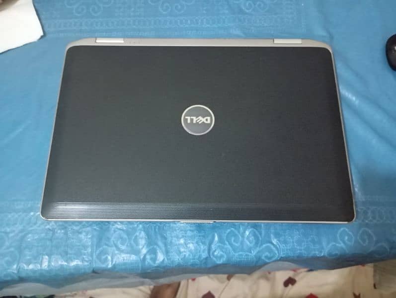 Dell Latitude (E6430) 8 gb  Ram 128 SSD 320 GB HHD hard 1