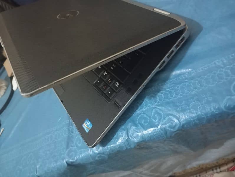 Dell Latitude (E6430) 8 gb  Ram 128 SSD 320 GB HHD hard 2