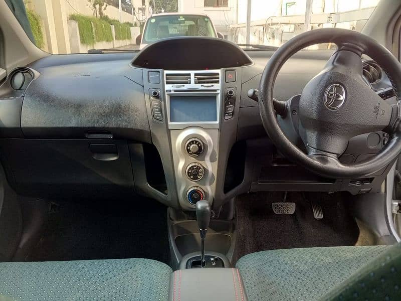 Toyota Vitz 2006 3