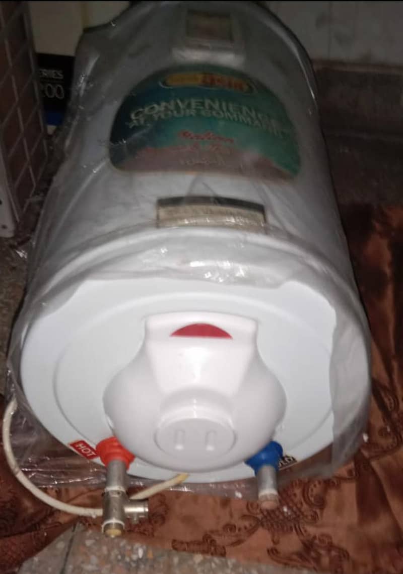 Electric Geyser 10 Gallon 1