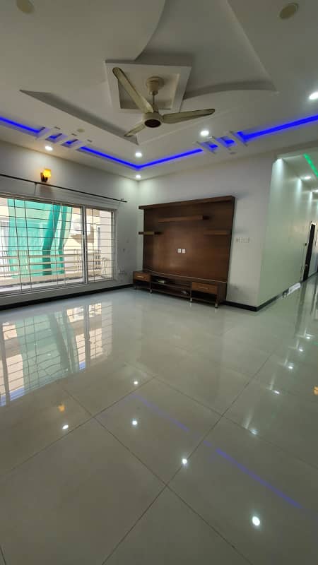 Bahria Enclave 10 marla upper portion available for rent 6