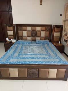 Wooden bedset with side tables and storage sethi