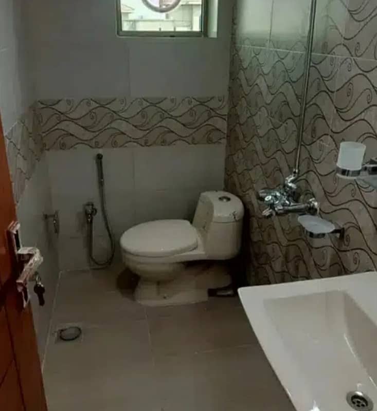 Fully Renovated Tile Floor Flat PHA C-Type G-11/4 8