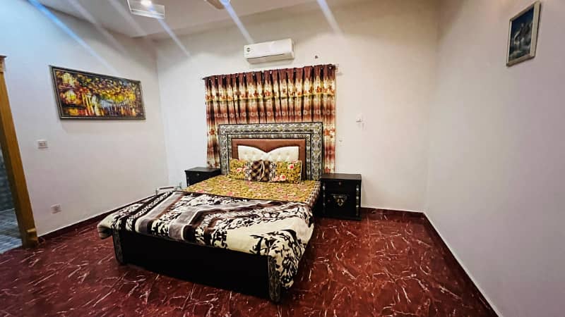 10 Marla fully furnished house available for Rent in bahria towan Rawalpindi phase 3 5