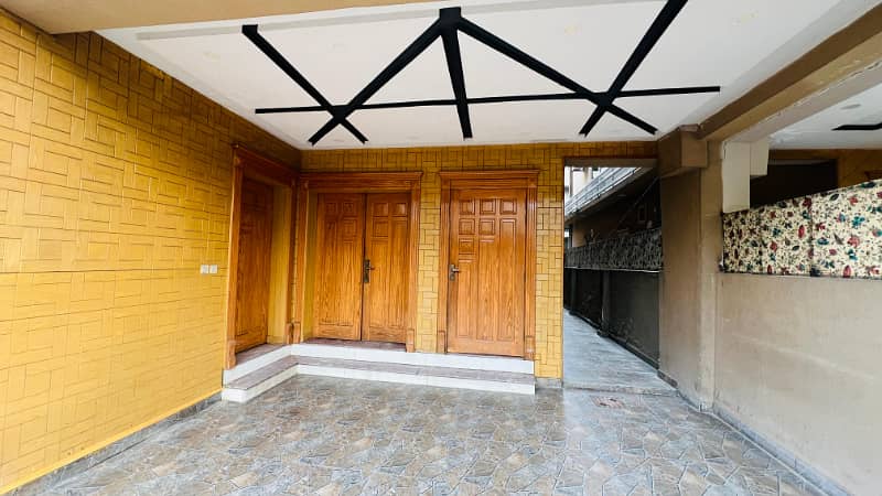 10 Marla fully furnished house available for Rent in bahria towan Rawalpindi phase 3 18