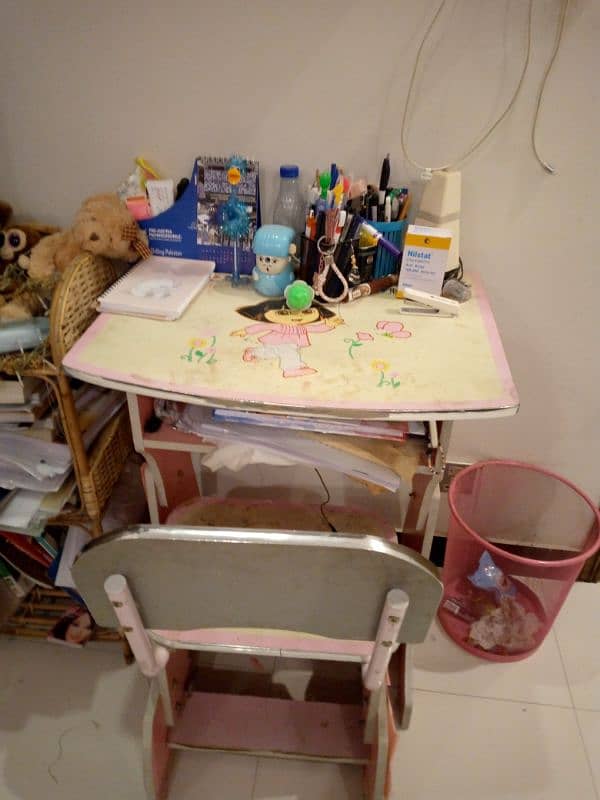 study table and chair 3