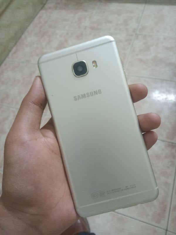 Samsung Galaxy C7 1