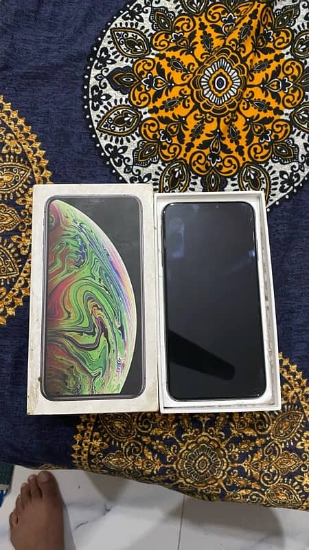 iPhone XS Max 1