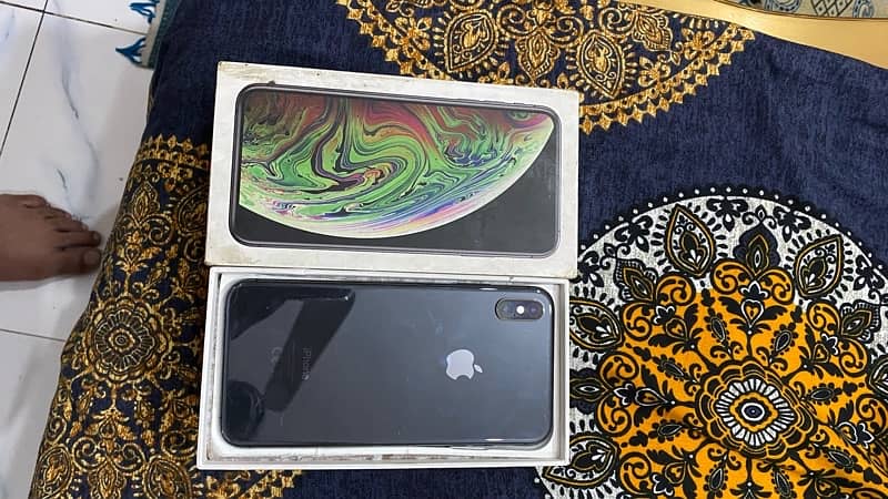 iPhone XS Max 6