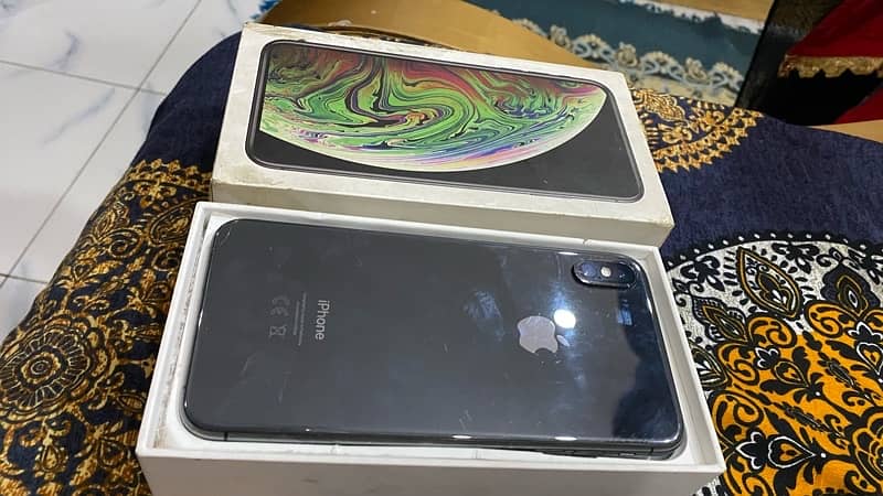 iPhone XS Max 8