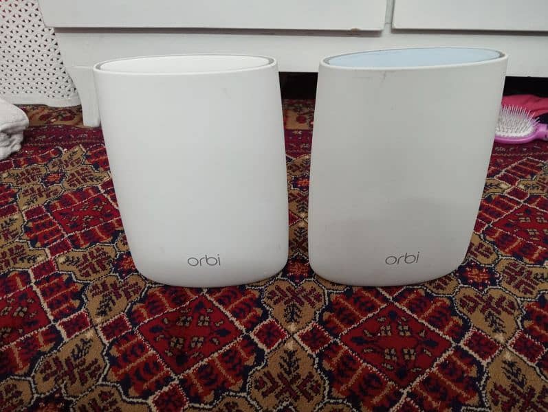 Netgear Orbi RBR50 AC3000 Mesh System 0