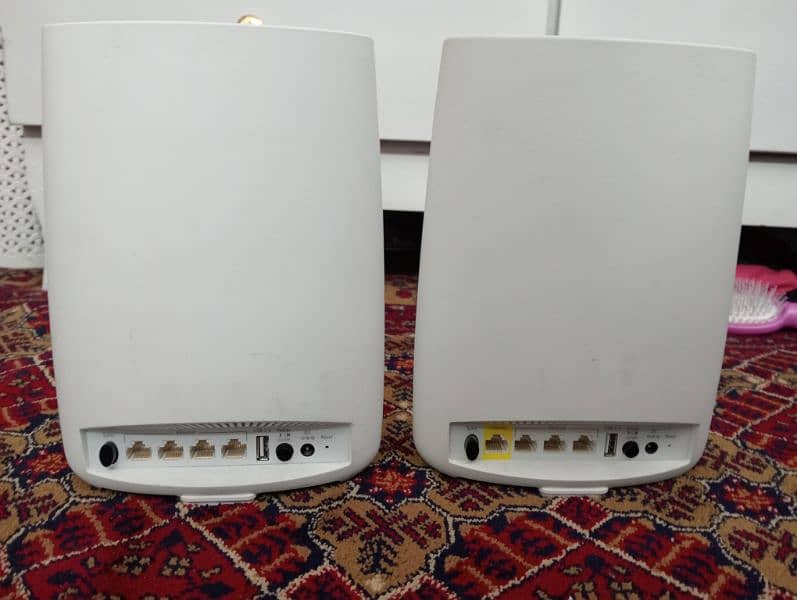 Netgear Orbi RBR50 AC3000 Mesh System 2