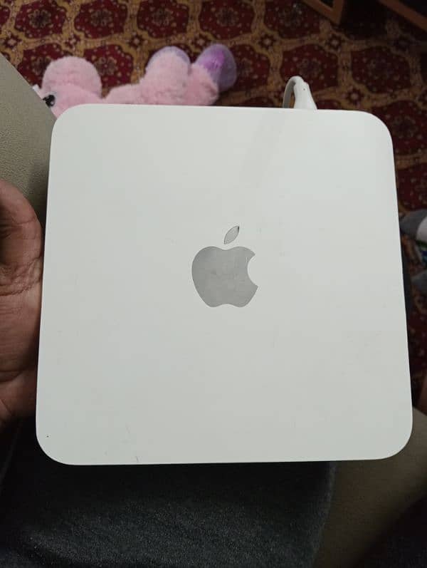 Apple Router 2 TB Builtin Storage 0