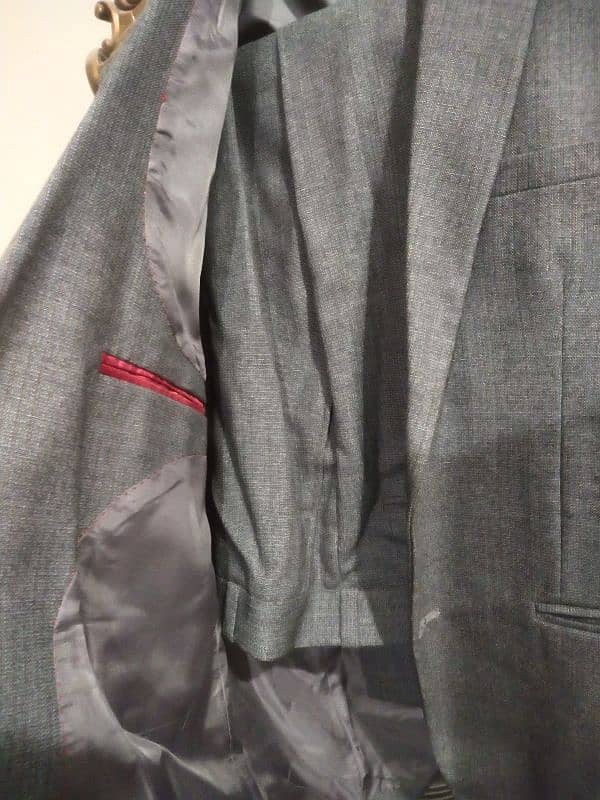 2 piece coat untouch pant coat only only 1 time use 100 % 0