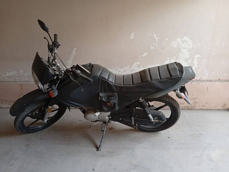 Yamaha YBR 125G excellent condition 0