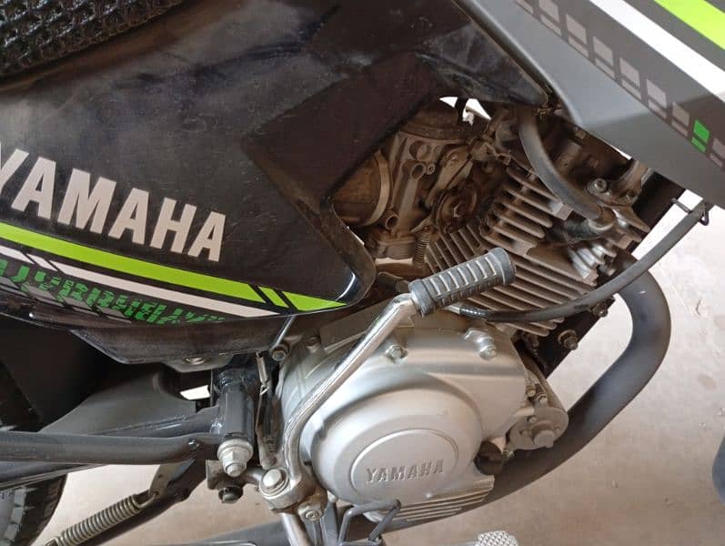 Yamaha YBR 125G excellent condition 8