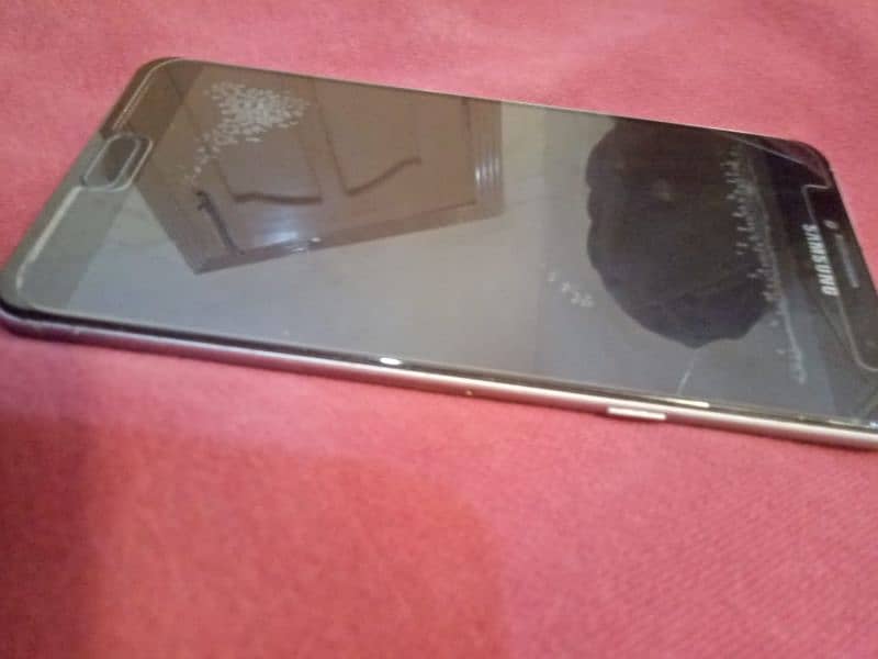 galaxy C7 good condition 3