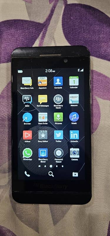 Blackberry Z10 - Mint Condition 2