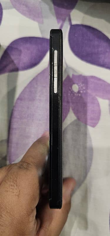 Blackberry Z10 - Mint Condition 3