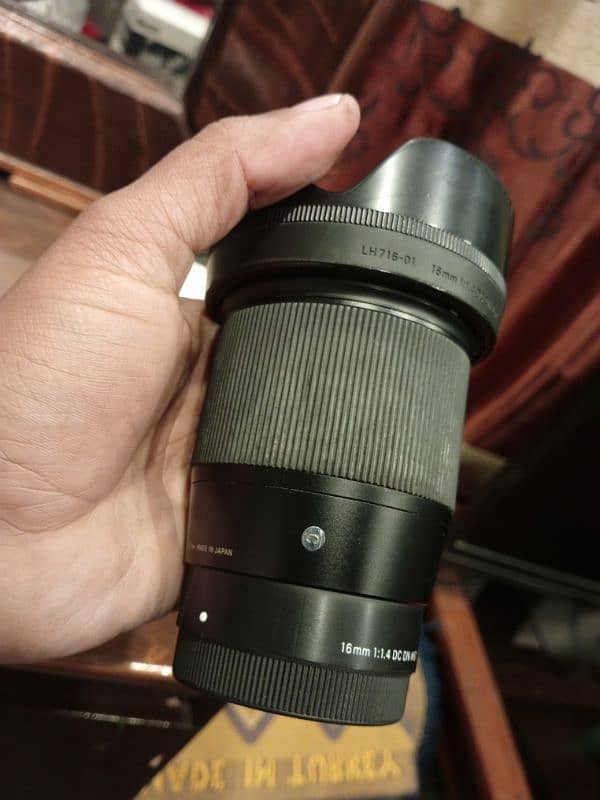 Sony E mount 16mm 1.4 sigma 4