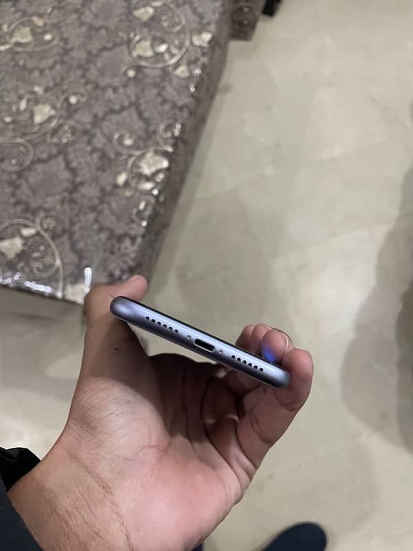 IPhone 11 64 GB 1