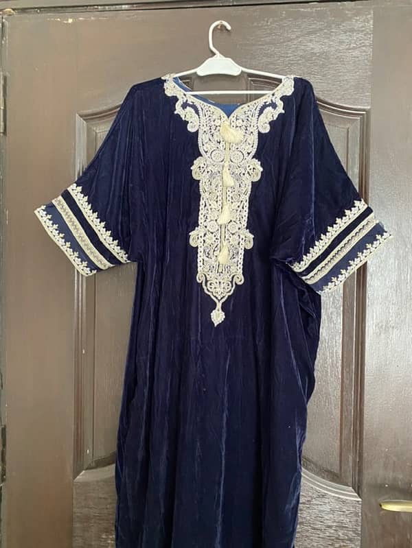 Threads and motifs kaftan 3