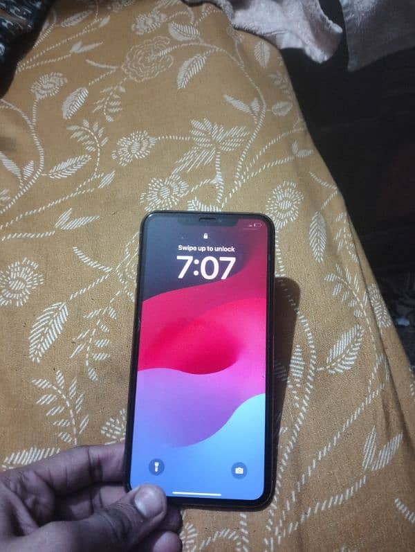 iPhone 11 pro maz 0