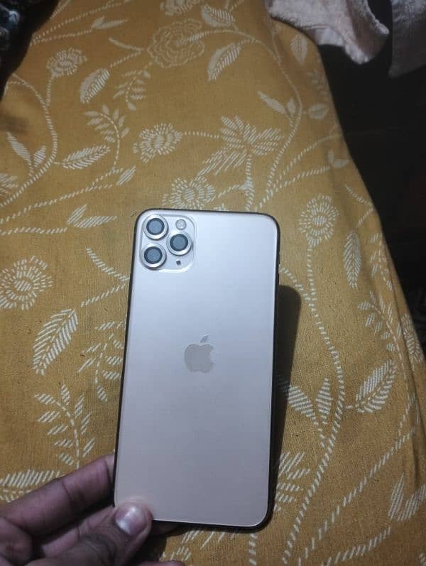 iPhone 11 pro maz 1