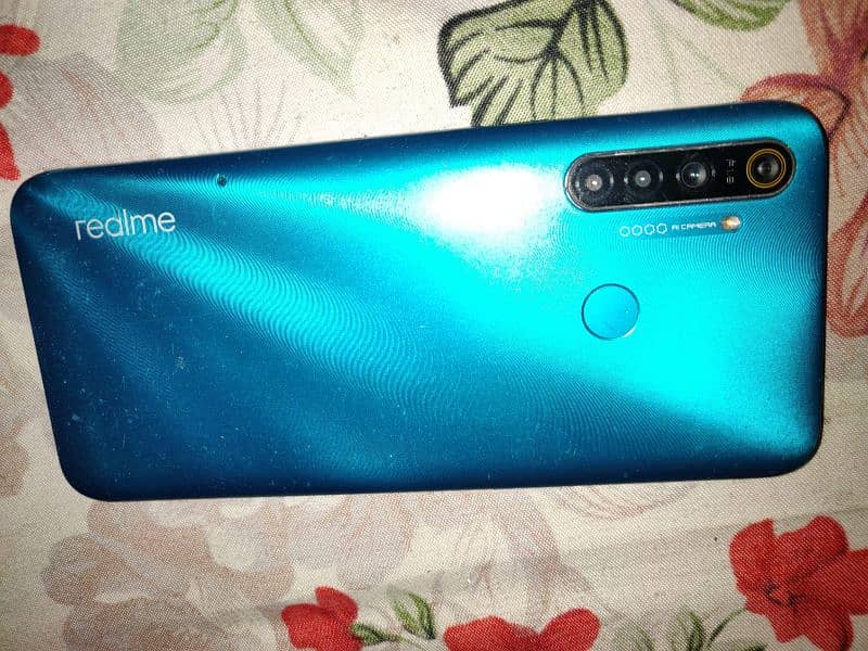 realme 5i.  box charge available 0