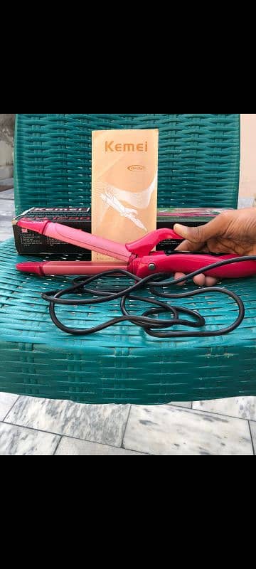 KEMEI Hair Straightener and Hair Curler 3