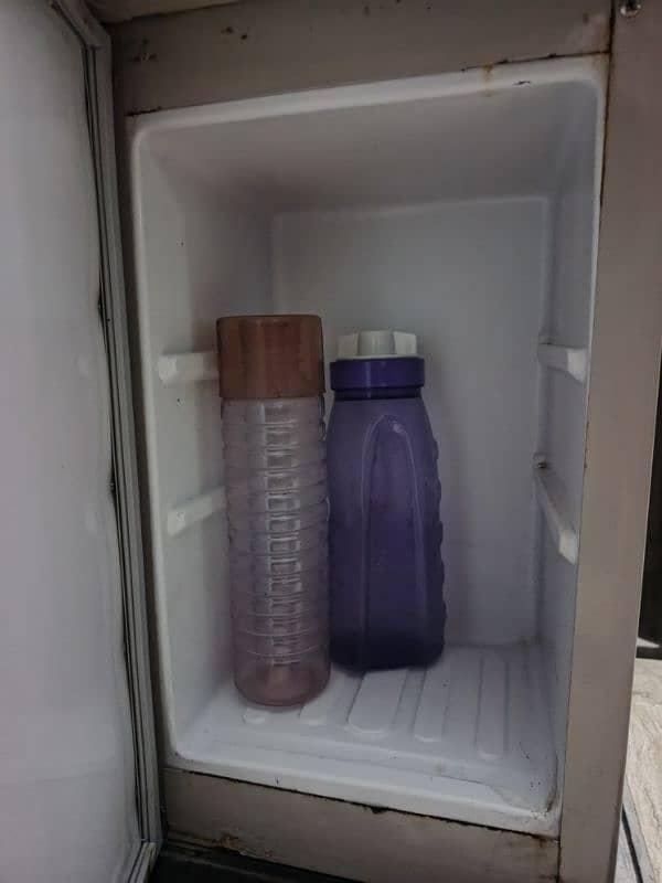 Orient Water Dispenser Refrigerator - 3 Taps - Good Condition 4